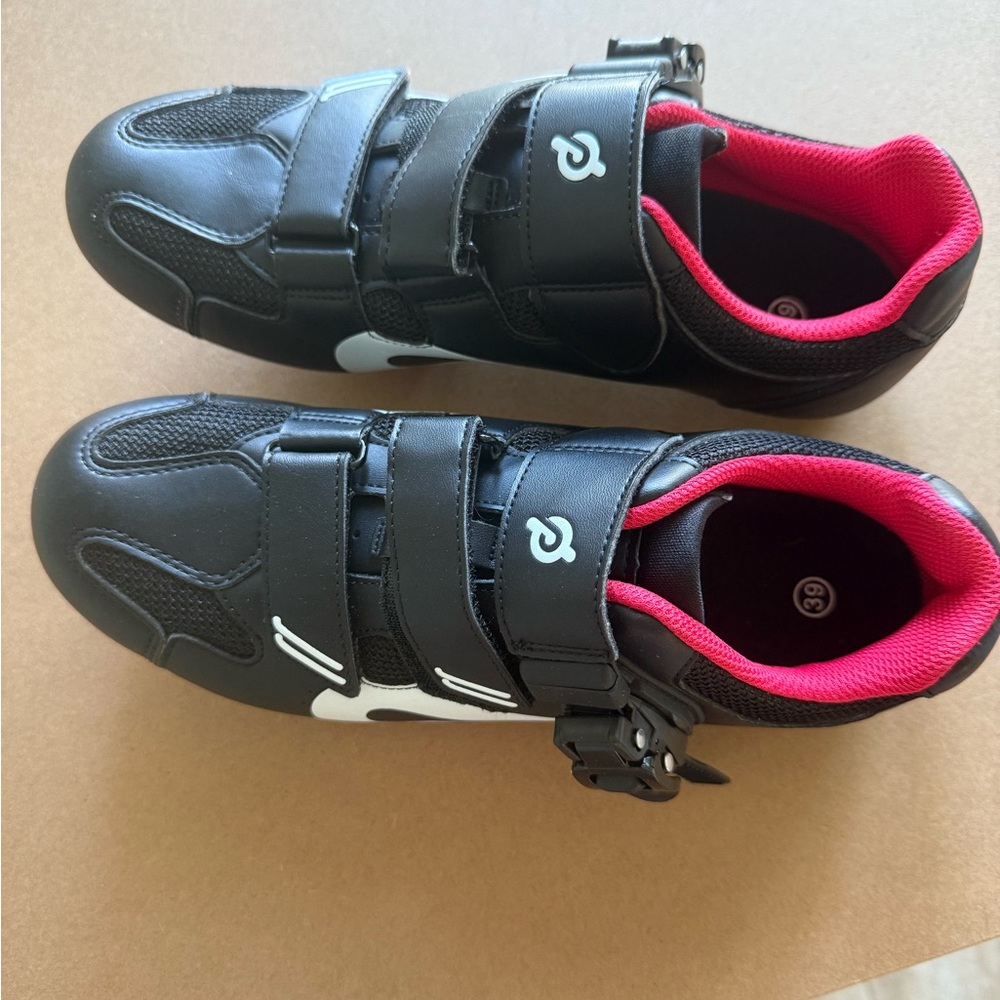 Official Peloton Cycling Shoes  C-19 PL-SH-02 Clip In Cleats